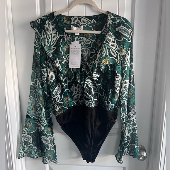 Band of the Free BohoV-Neck Floral Print Ruffle Sleeve Sheer body Suit | Large| - Picture 5 of 5